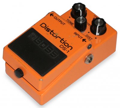 06-boss-ds-1-distortion-02