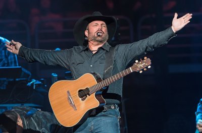 04-garth-brooks