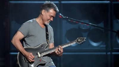 07-eddie-van-halen-02