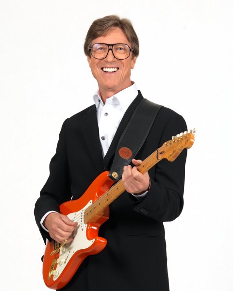 11-hank-marvin