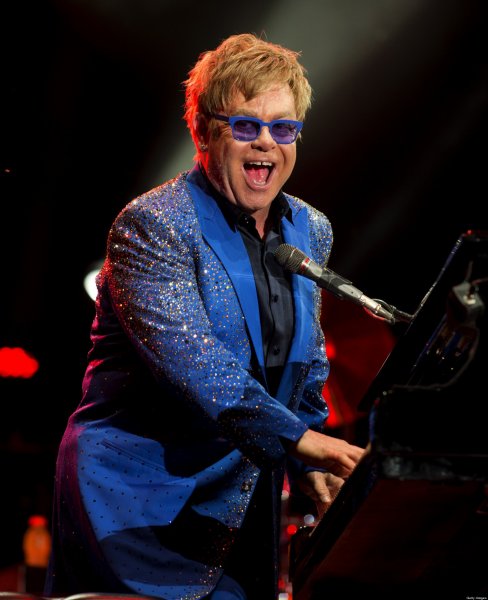 Rekordmani-ve-vzacnych-kovech-elton-john